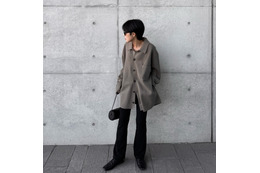 【ユニクロ】のメンズカーデが主役。オーバーサイズで作る洗練ハンサムスタイル【40代の毎日コーデ】