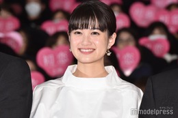 小西桜子、ビキニ風コーデで美ウエスト＆美脚輝く「スタイル抜群」「お洒落すぎる」の声 画像