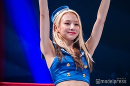 「ラヴ上等」Baby（鈴木ユリア）、初ラウンドガールで会場沸かす 抜群スタイル披露「光栄です」 画像