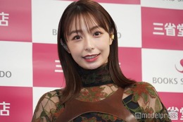 宇垣美里、幼少期ショット公開に反響「お顔が完成してる」「おめめパッチリ」 画像