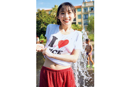 乃木坂46川崎桜、Tシャツからおへそチラリ 1stソロ写真集先行カット解禁