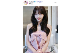 人気YouTuber・Rちゃん、胸元セクシーなネグリジェ姿披露「色気がすごい」「ドキッとした」の声