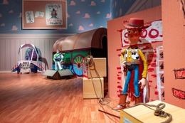 「ピクサーの世界展」東京・豊洲に初上陸 「トイ・ストーリー」など等身大キャラ24体以上が集結 画像