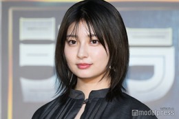 吉川愛、ミニスカ制服姿に熱視線「現役女子高生かと」「可愛すぎる」 画像