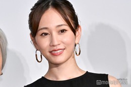 前田敦子、大人の色気漂うオフショル姿公開「思わず二度見」「見惚れた」と反響