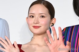 畑芽育「姪っ子に好かれたいから」始めたシール帳公開「めいなぎシール貼ってて最高」「理由が可愛い」の声 画像
