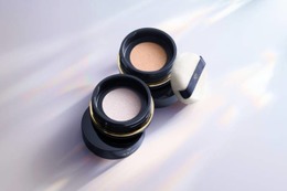 クレ・ド・ポー ボーテ、透明感の極みへ「トリートメントフェイスパウダー」にスモールサイズ登場