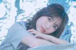 元AKB48メンバー、美脚際立つミニスカイエローコーデ披露「スタイルレベチ」「春っぽくて素敵」の声 画像