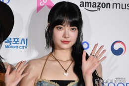 LE SSERAFIMウンチェ、腰空きトップスから美ウエスト大胆披露「服どうなってるの？」「攻めてる」と反響 画像