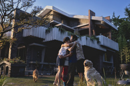 自慢の家、家族…「全てを叶えた」イ・ビョンホン演じる主人公の転落『しあわせな選択』本編映像