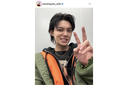 佐野勇斗、インスタフォロワー200万人突破！笑顔のピースSHOTに反響「すごすぎっ」「かっこいー！」
