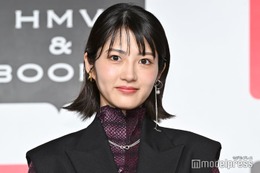 元乃木坂46若月佑美、ヒョウ柄ミニスカコーデにファン熱狂「破壊力すごい」「照れた表情が最高」