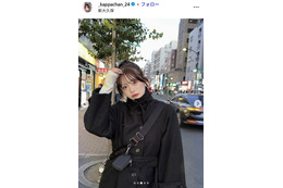 美人インフルエンサー、雪中でのショーパンコーデに絶賛の声「脚まっすぐで綺麗」「北海道でもビジュ爆発」 画像