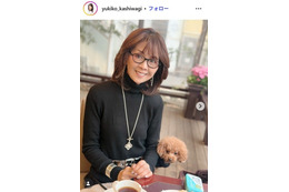 柏木由紀子、手編みのセーター公開「首元にデザインがあって素敵」「お店で買ったものみたい」と反響 画像