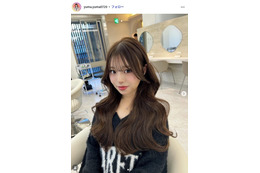 「今日好き」谷村優真（ゆま）、グレーのミニスカ×ニーハイソックスコーデ披露「新鮮」「完璧スタイル」の声