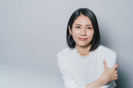 【松下奈緒さんインタビュー】話題のドラマで難しい役どころの母を熱演する松下さんが以前、家族のためについた「優しい嘘」とは？