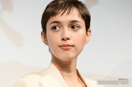 松田龍平の妻・モーガン茉愛羅、第2子妊娠発表 4歳迎えた息子との2ショットで報告 画像
