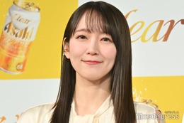 吉岡里帆「日アカ」シースルーノースリドレス姿披露「息を呑む美しさ」「着こなせるのがすごい」と絶賛の声 画像