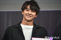 ドラマ「修仲」で話題・藤本洸大、“ヤンキー風”リーゼント＆学ラン姿でファン魅了「新たな魅力開放」「可愛さが隠せてない」 画像