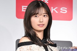 乃木坂46五百城茉央、美スタイル際立つノースリ黒ドレス姿「いつもより大人っぽい」「色白で眩しい」とファン絶賛 画像