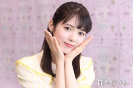谷尻萌アナ、ミニ丈ニットワンピで色白美脚輝く「スタイルが神」「彼女感すごい」と反響