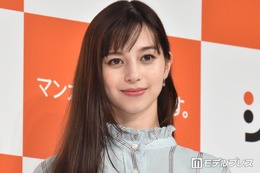 中条あやみ、パリでの洗練されたキャミコーデ披露「美しすぎる」「憧れのスタイル」と反響 画像