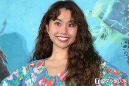 peco、水着姿でディズニークルーズ船のプール満喫「髪型も色合いも全てがおしゃれ」の声