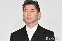 本木雅弘の次男が16歳に 顔出し近影ショットが話題「イケメン」「遺伝子強すぎる」 画像