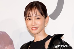 前田敦子、素肌輝くノースリーブ姿にファン絶賛「思わず見惚れてしまった」「美しすぎる」 画像