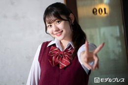 「今日好き」りんか、制服風ミニスカ衣装から脚線美輝く「シルエット美しい」「何でも着こなせて天才」 画像