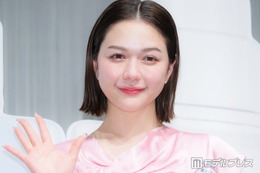 村重杏奈、ホルターネックワンピで素肌全開「エレガント」「凛々しくて素敵」の声