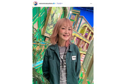 松嶋尚美、長男・珠丸（じゅまる）くんを顔出し公開 パンチくん話題の“ぬいぐるみ”抱きしめた姿に「イケメン」「大人ぽくなってる」と反響 画像