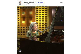 ジャズシンガー綾戸智恵、ボリューム満点の手料理披露「ハンバーグのサイズ感が素敵」「栄養バランス完璧」の声 画像