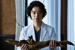 “不要な手足”を切り落とす…染谷将太”医師”、不穏な気配漂う『廃用身』本予告＆場面写真