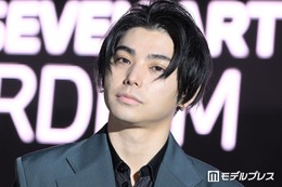村上虹郎、母・UAとの親子ショット公開「似てる」「貴重」と反響 画像