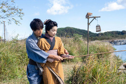 「風、薫る」虎太郎（小林虎之介）、りん（見上愛）と密着 放った胸キュンセリフに「破壊力すごい」「メロすぎる」と反響【ネタバレあり】 画像