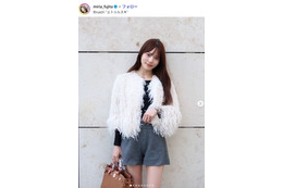 藤田みりあ、灼熱のエジプトでノースリ＆ショーパンスタイル披露「脚のラインが美しすぎる」「存在感すごい」と反響 画像