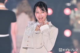 元NMB48白間美瑠、上品バルーンスカート×レースタイツで美脚スラリ 首元リボンがキュート【関コレ2026S/S】 画像