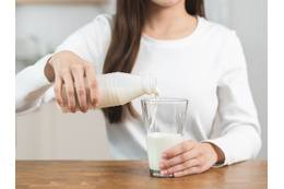 子どもの身長は「カルシウムだけ」では伸びない？背を伸ばす鍵は「ビタミンD」だった！【小児科専門医が解説】