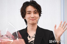 カルマ「数年ぶりに」髪バッサリで雰囲気一変「爽やかでいい」「小顔が際立ってる」の声 画像