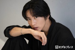 【Snow Man目黒蓮インタビュー前編】「SAKAMOTO DAYS」実写主演は「未知との戦い」拳の皮が剥けるまで猛特訓・ふくよかボディ変貌…徹底した役作りに迫る