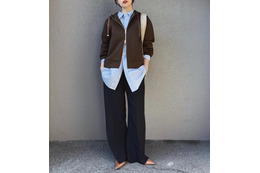 大人おしゃれなブラウン×ブルー配色。こなれ感が出る参考にしたい色遊び術【40代の毎日コーデ】