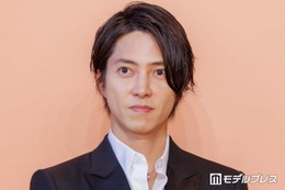 山下智久、コンビニ降臨ショット公開「隠し切れないオーラ」「どの角度もカッコいい」と反響