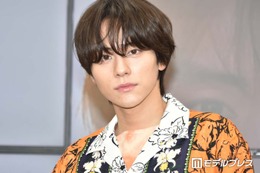 山下幸輝、街中での至近距離ショットに反響「オシャレ上級者」「遭遇したら絶対二度見しちゃう」 画像