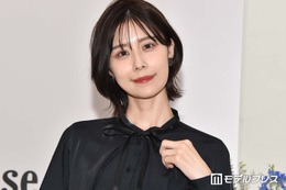 有村藍里、美ウエスト輝くショート丈トップス春コーデ公開「スタイル抜群」「くびれが綺麗」と反響