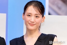 綾瀬はるか「ほとんどの男子が好き」親友が明かした中学時代のモテエピソード 男子生徒間で結ばれた“同盟”にスタジオどよめき 画像