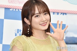 元モー娘。メンバー、美脚輝くミニ丈ボトムス姿に熱視線「ほっそりしてる」「お洒落」