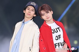 超特急リョウガ＆ユーキ、こなれファッションでペアランウェイ「見惚れた」「オーラすごい」と反響続々【ガルアワ2026SS】