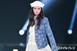せいら、トレンド感溢れる甘めデニムコーデ着こなし「お揃い欲しい」「春っぽくて素敵」と反響【ガルアワ2026SS】 画像