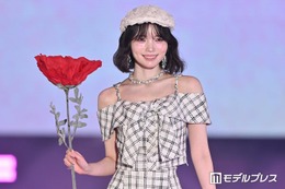 CUTIE STREET真鍋凪咲、ふんわりボブ姿でガーリーな雰囲気「新鮮で可愛い」【ガルアワ2026SS】